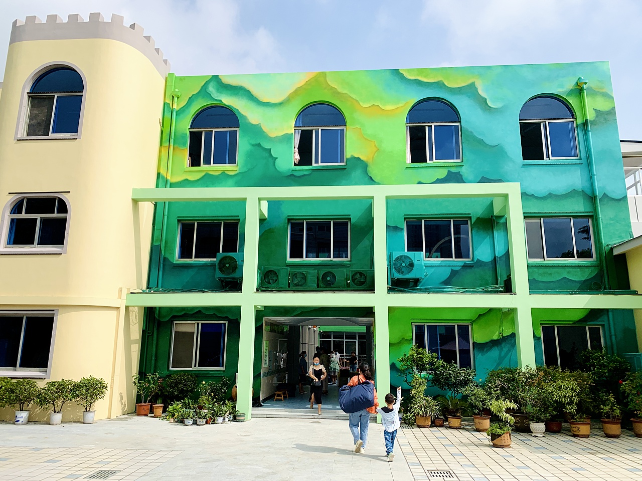 常州市天宁区实验幼儿园主教学楼涂鸦