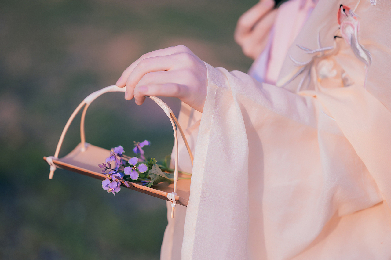 樱花落（图ZMjA0MzMxNzA4） - 人像摄影 - 站酷设计师拍照的青山原创素材 - 站酷ZCOOL