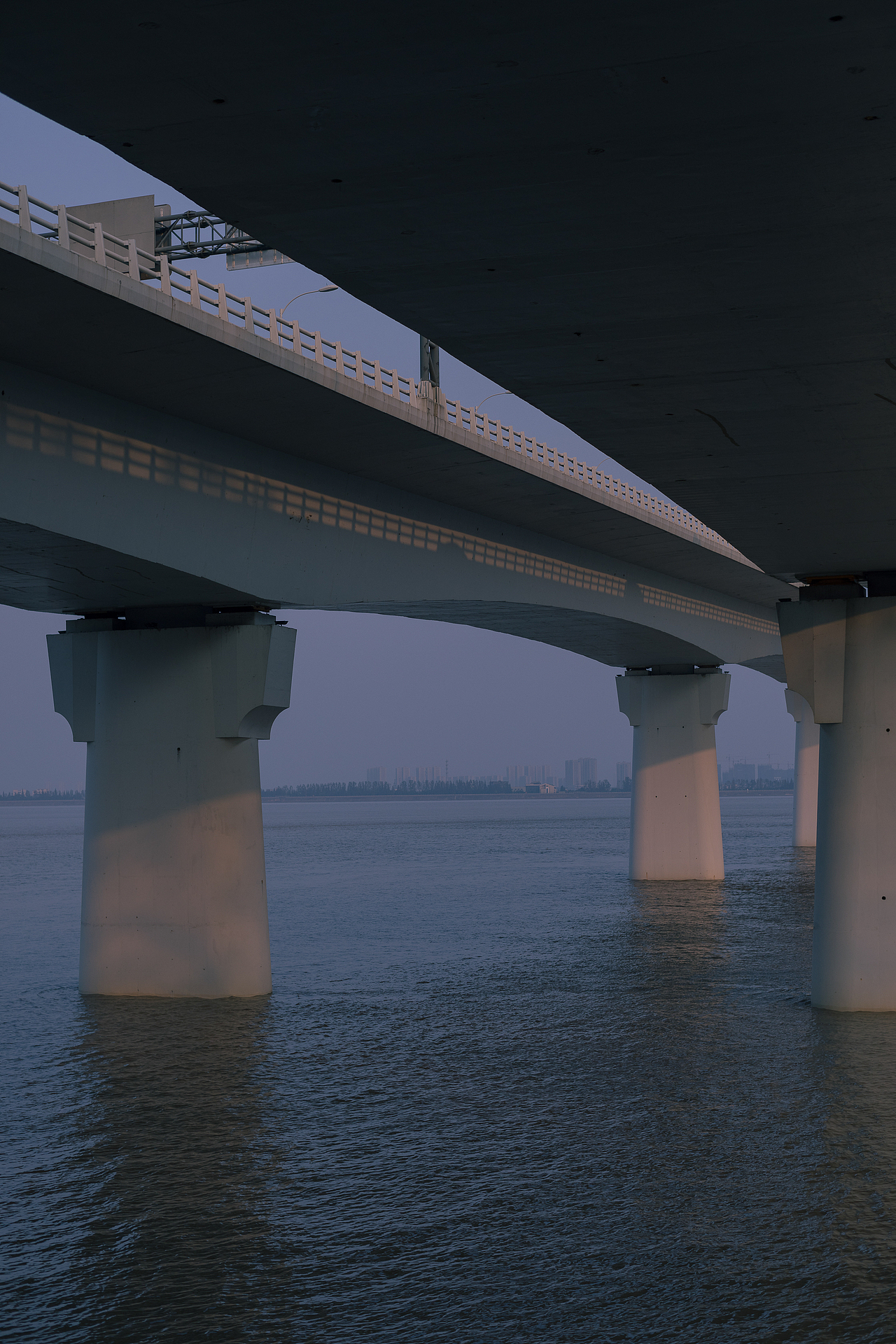 秋天短暂地来了一下