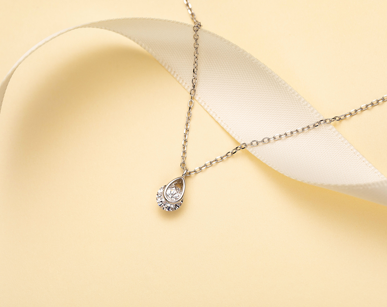 银饰品项链拍摄（图ZMTMzMjYwNTQ4） - 产品摄影 - 站酷设计师何以朱颜原创素材 - 站酷ZCOOL