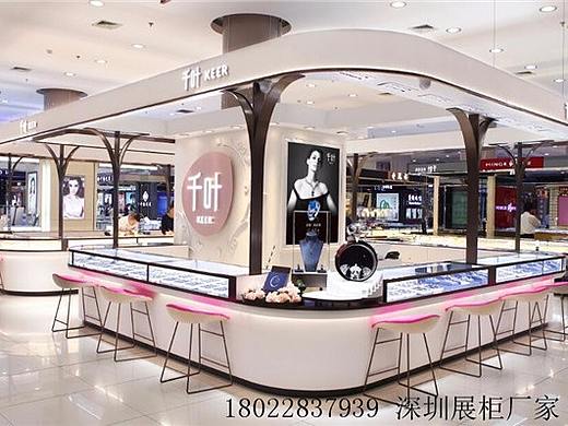 千叶珠宝品牌店面木制烤漆展柜设计制作