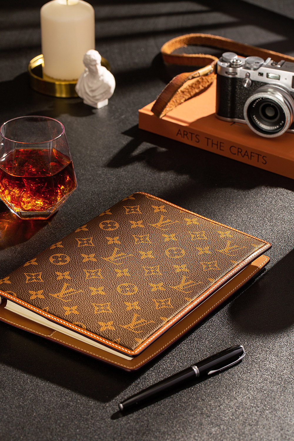 摄影 | 皮具、狩猎椅拍摄（图ZMjg4MzMyMjQ4） - 产品摄影 - 站酷设计师__afra_原创素材 - 站酷ZCOOL