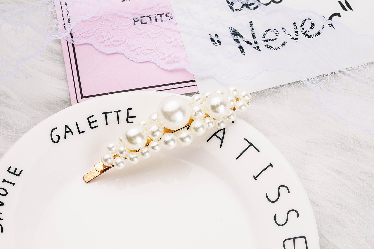 珍珠发夹拍摄（图ZMTcwODgwMTQw） - 产品摄影 - 站酷设计师莉莉周qqq原创素材 - 站酷ZCOOL