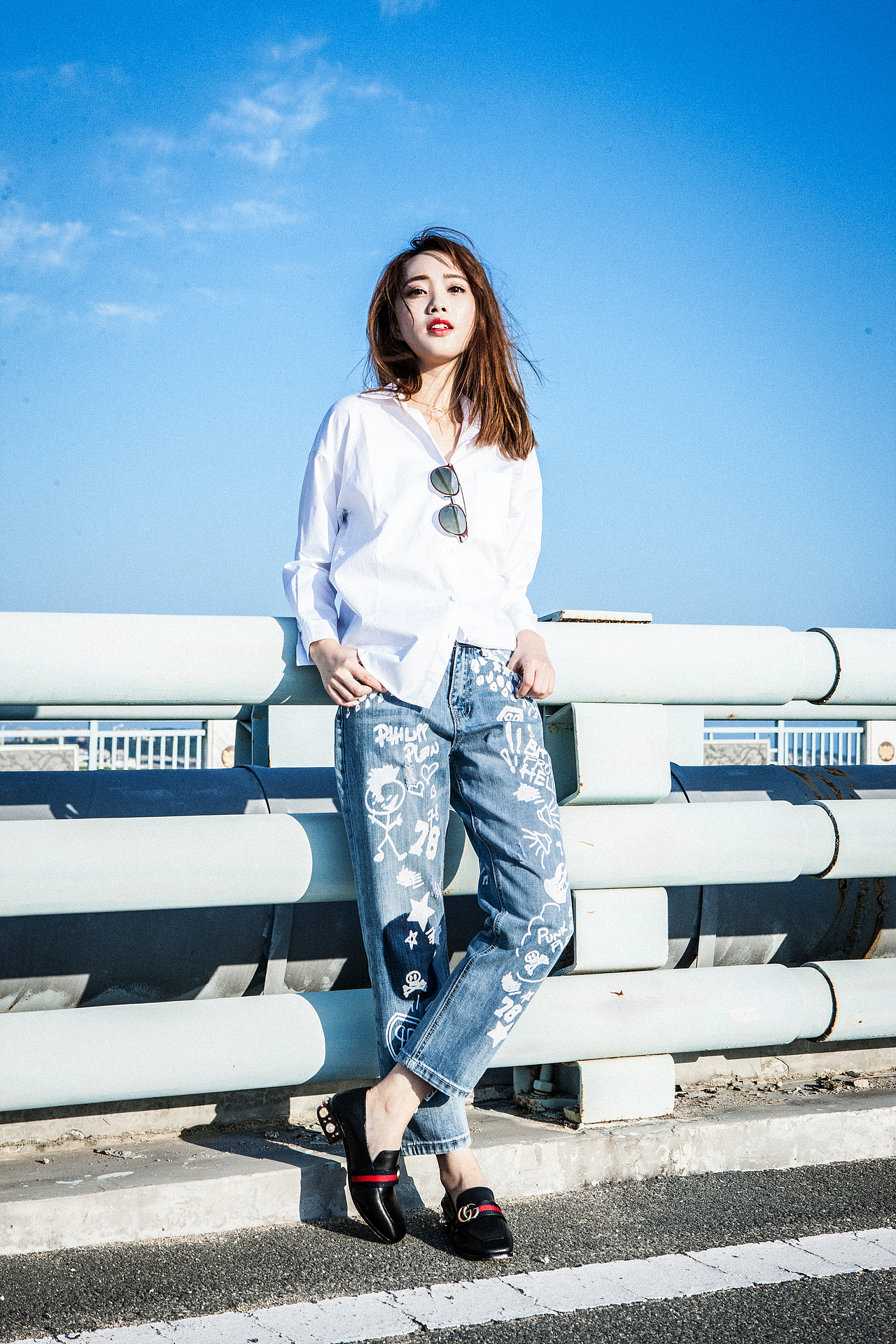 女装模特外景女裤