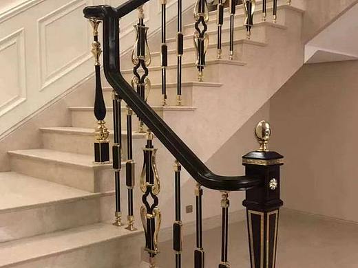 亚龙湾酒店铜楼梯的美惊艳人视觉