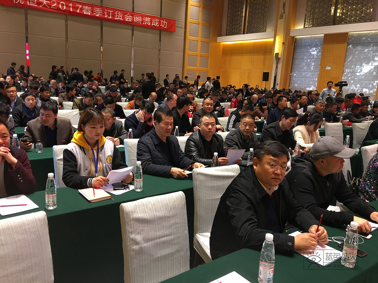 蓝色盛火新作-恒大球球维生素功能饮料(图ZNzM2NTM0MzI=) - 包装 - 站酷设计师蓝色盛火原创素材 - 站酷ZCOOL