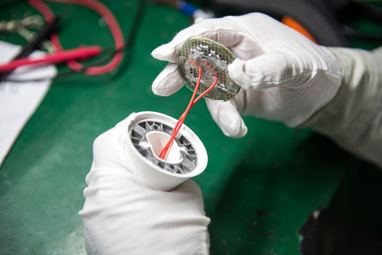 一枚灯具设计师的爱情故事