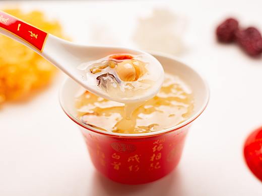鲜炖银耳粥