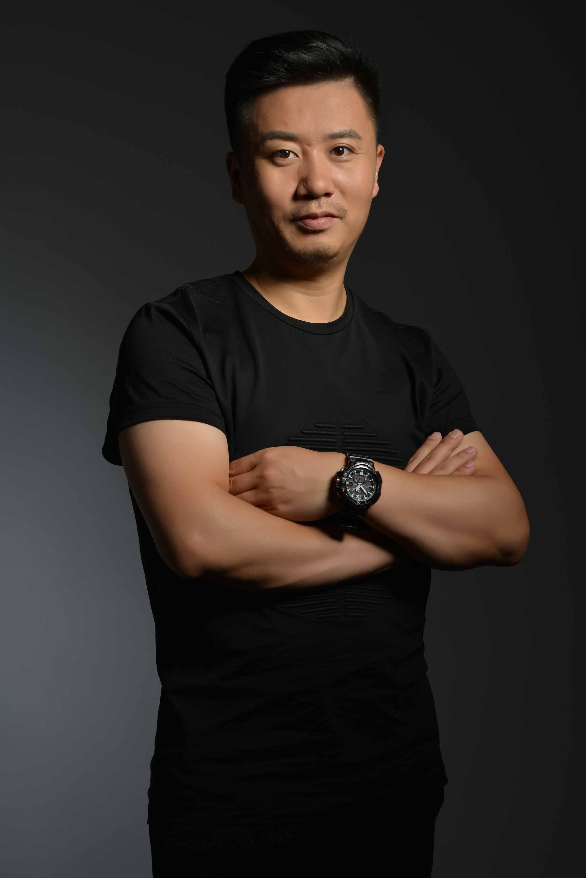 frankstudio—人像拍摄 设计师右尔