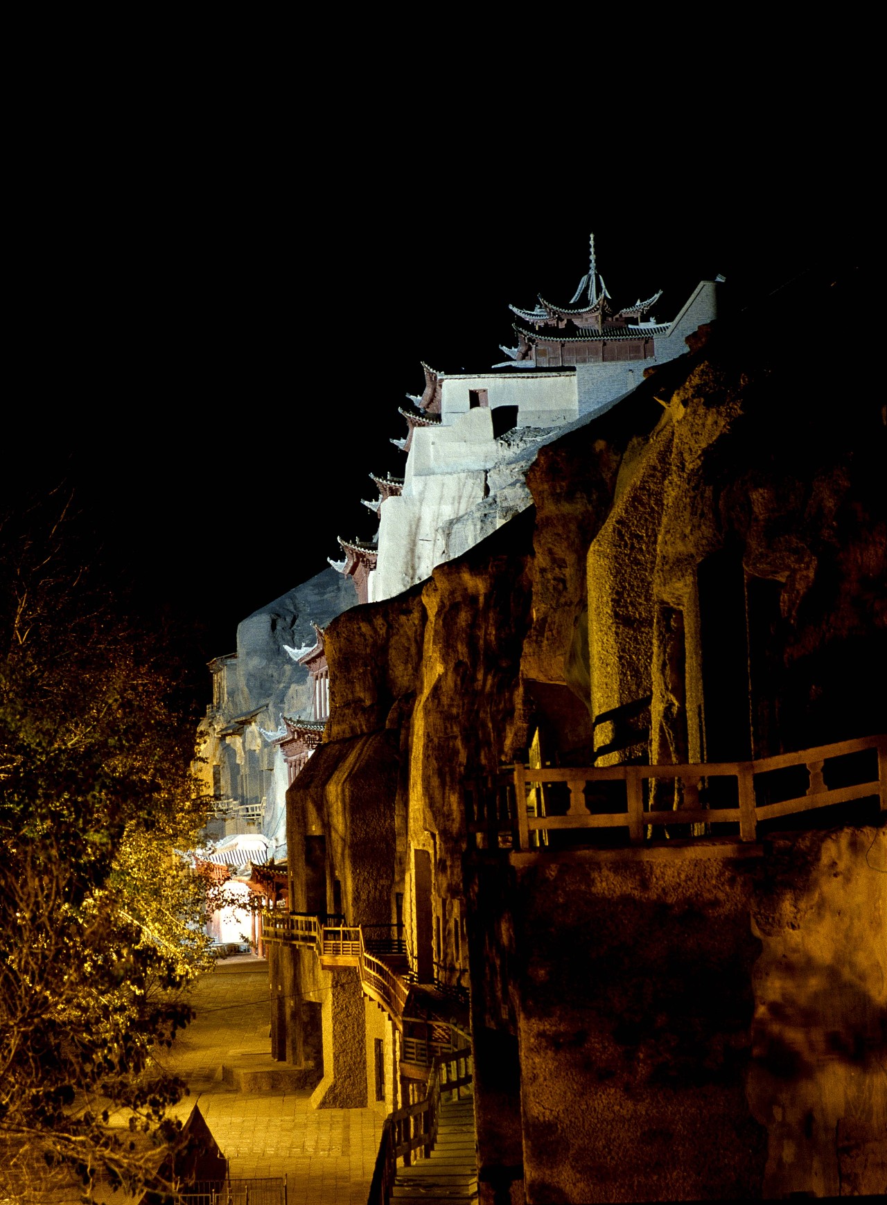 敦煌莫高窟外景