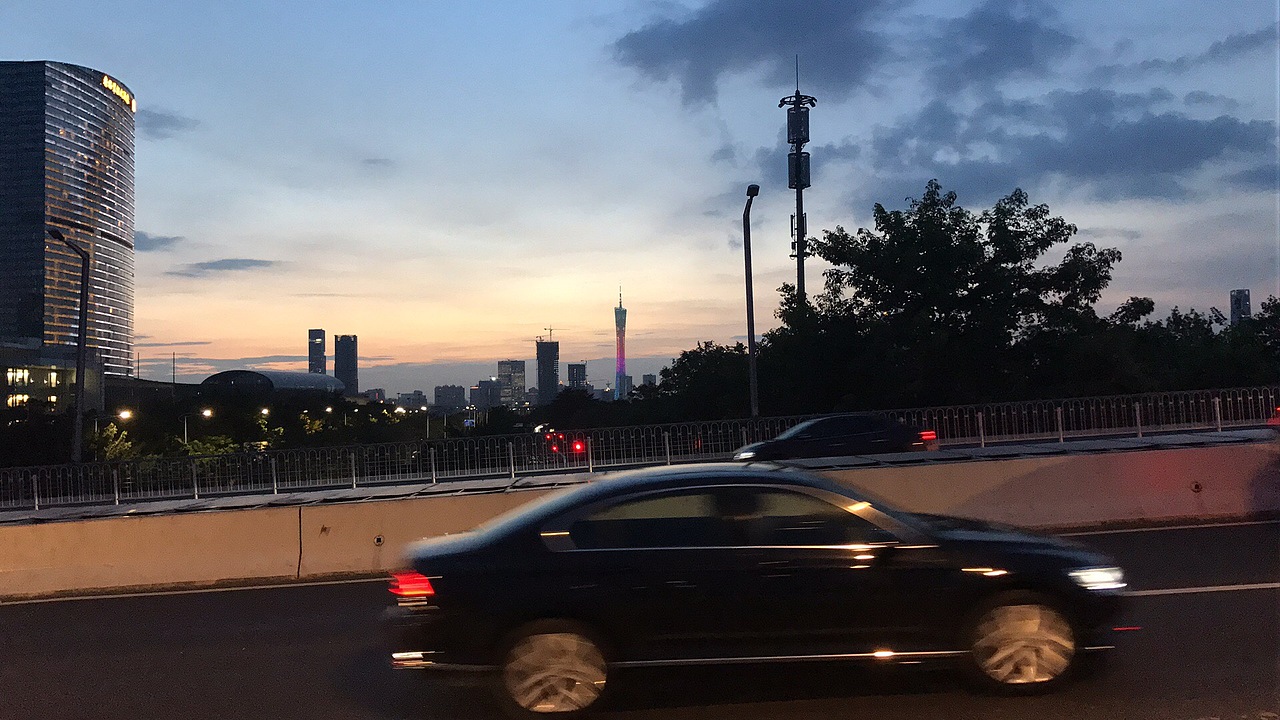 下班了,傍晚6点到7点的广州