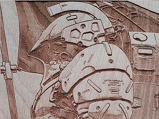 小岛秀夫工作室LOGO全身像激光雕刻画