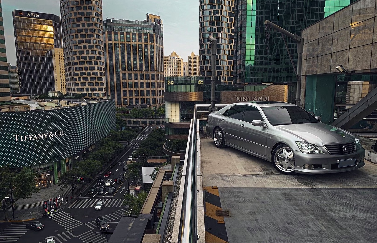 《褪去-12代丰田皇冠》_想·享摄影（图ZMjU3NDg1Mjg4） - 其他摄影 - 站酷设计师Image想原创素材 - 站酷ZCOOL