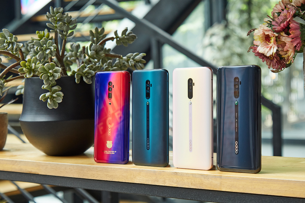 opporeno十倍变焦版手机四色场景图