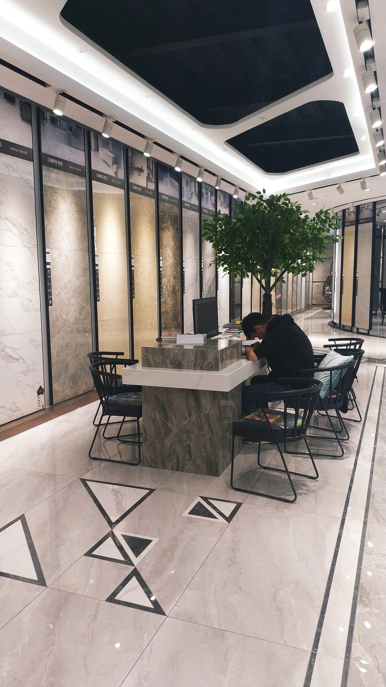 郎玛瓷砖 瓷砖门店实景摄影