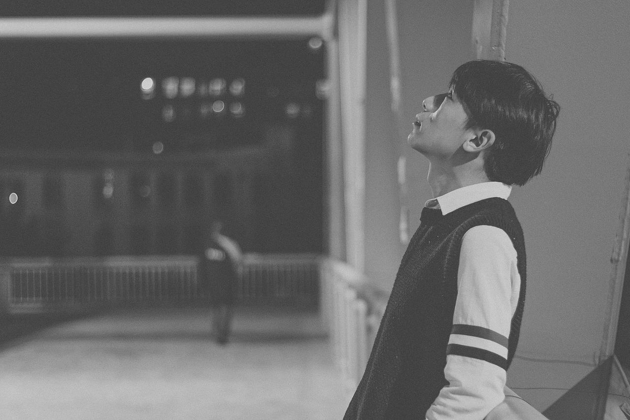 夜-烟花璀璨-孤独患者