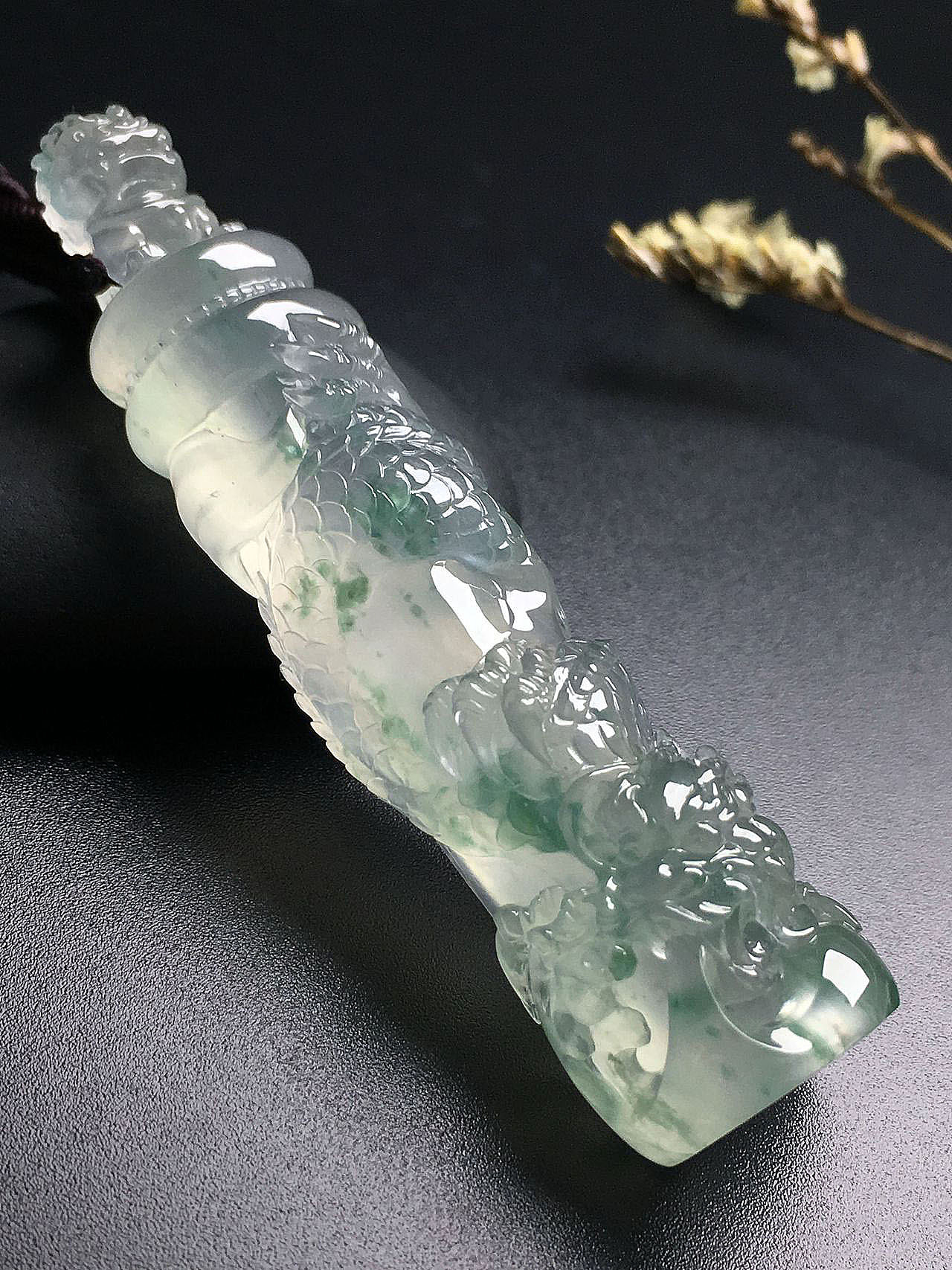「小曌翠语」翡翠、珠宝静物摄影（盘龙醒狮）手机屏保（图ZOTE1Mjk4NzY=） - 产品摄影 - 站酷设计师小曌原创素材 - 站酷ZCOOL