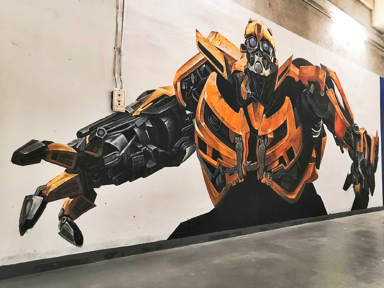 cgv影城青岛新都心凯德店大黄蜂手绘墙墙绘