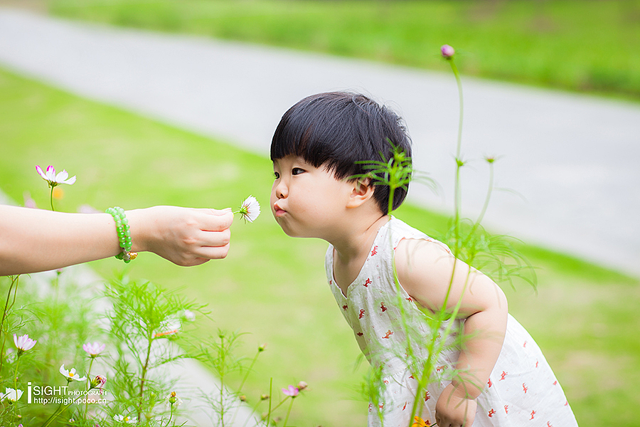 肉嘟嘟的小朋友
