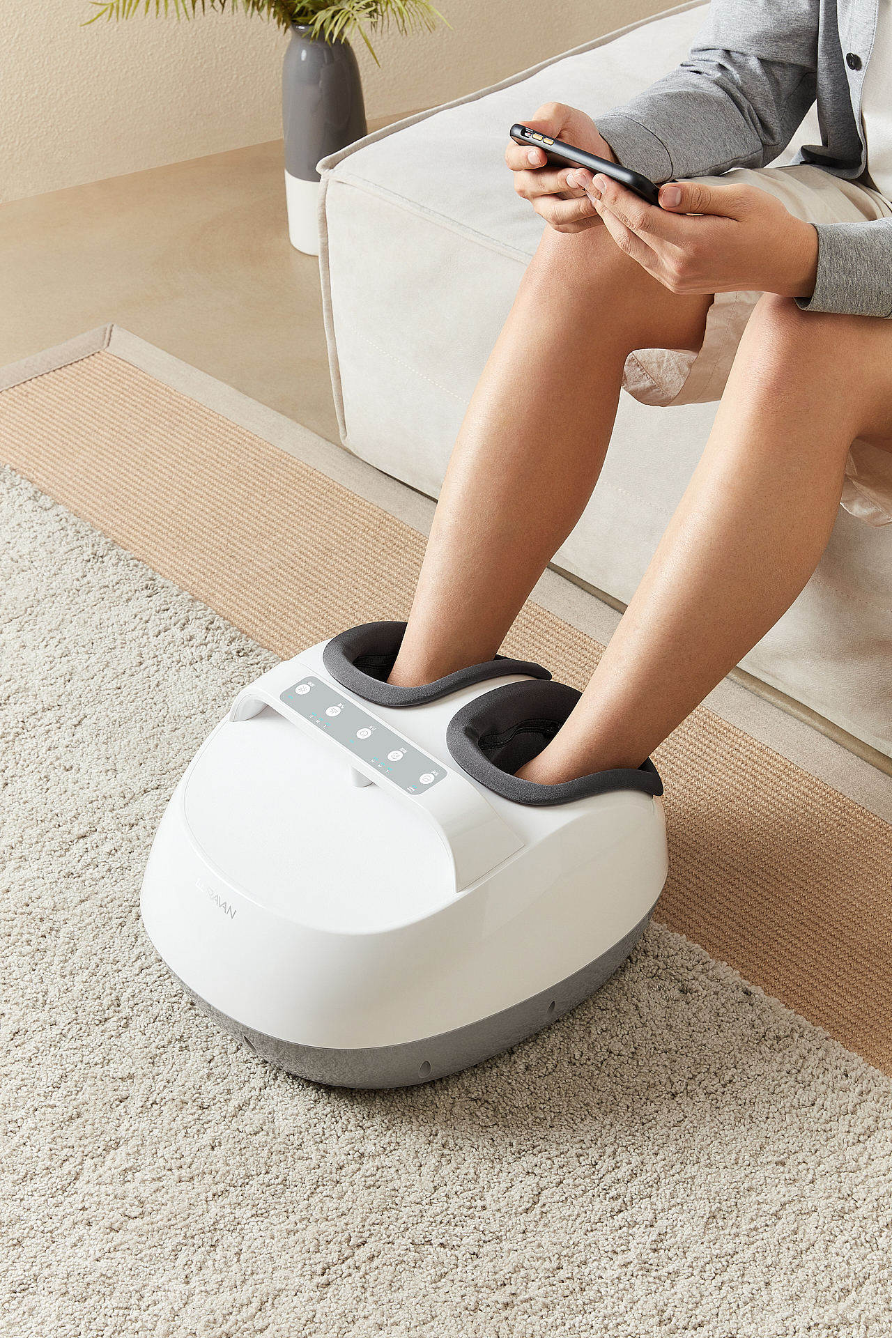 『平面』乐伽脚部揉捏按摩仪 ✖ 叔的片（图ZMjMyMzMwNzA4） - 产品摄影 - 站酷设计师叔的片原创素材 - 站酷ZCOOL