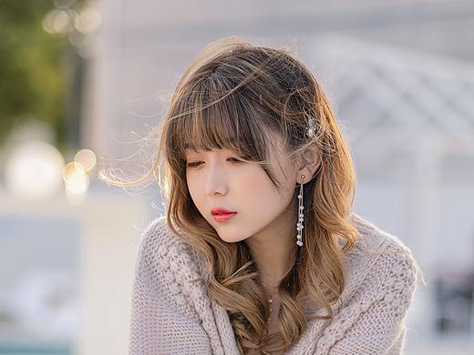 明暗交杂，一笑生花