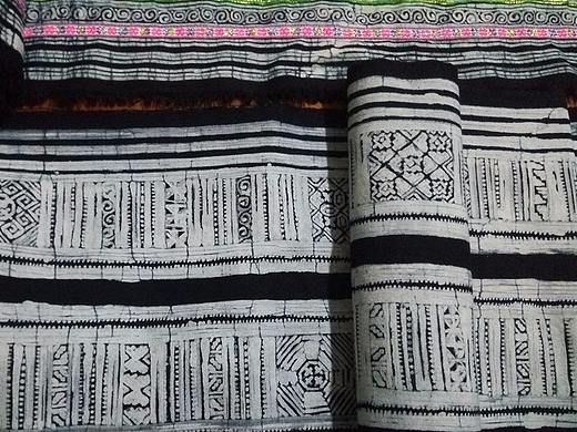 苗族山河几何蜡染图