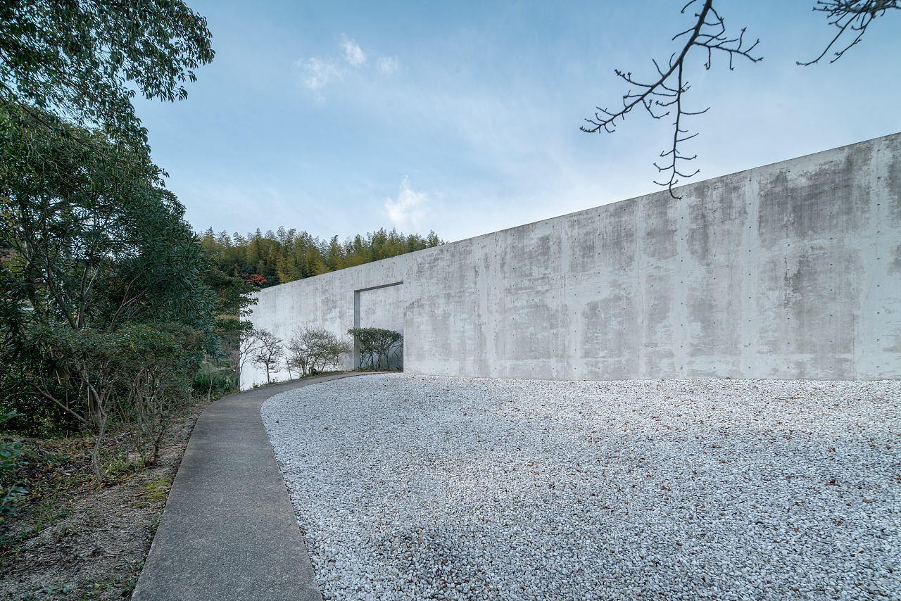 大阪水御堂 ——安藤忠雄