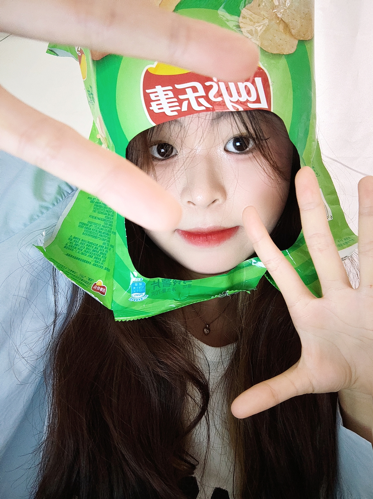 拜托 薯片袋子拍照超可爱的耶