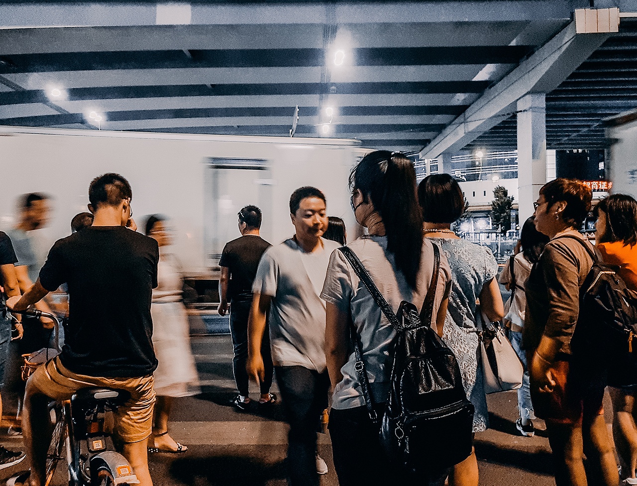 手机街拍北京（图ZMTE3NTI5OTcy） - 人文/纪实摄影 - 站酷设计师果汁男原创素材 - 站酷ZCOOL