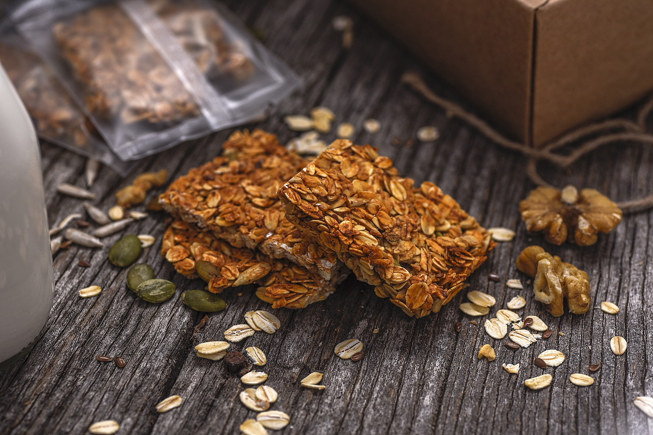 能量棒 燕麦棒拍摄（图ZMTAwNDM0NzEy） - 产品摄影 - 站酷设计师摄影师董名扬原创素材 - 站酷ZCOOL