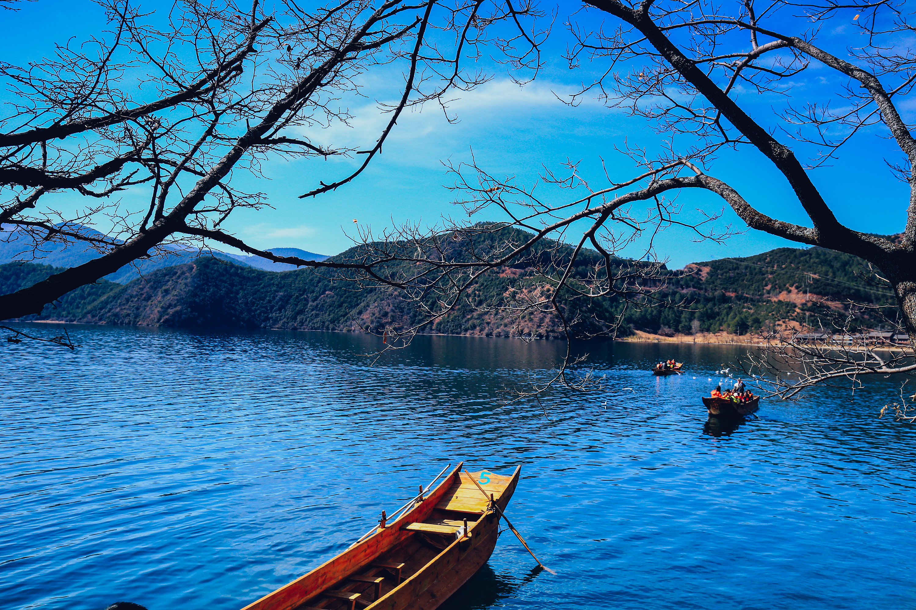 亲，幽蓝深邃的泸沽湖，浪漫神秘的摩梭族|泸沽湖|摩梭族|阿夏_新浪新闻