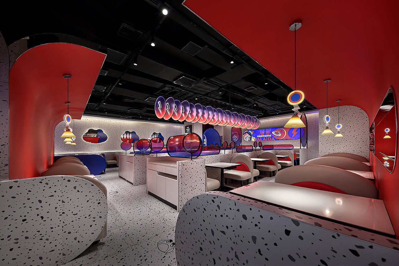 蛙来哒·餐厅设计,红与蓝的碰撞,餐厅秒变情绪空间