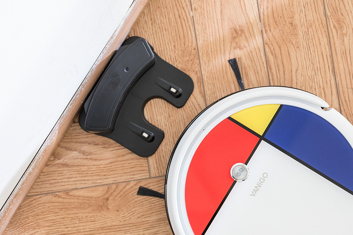 随手拍丨扫地机器人片场跟拍图片、花絮