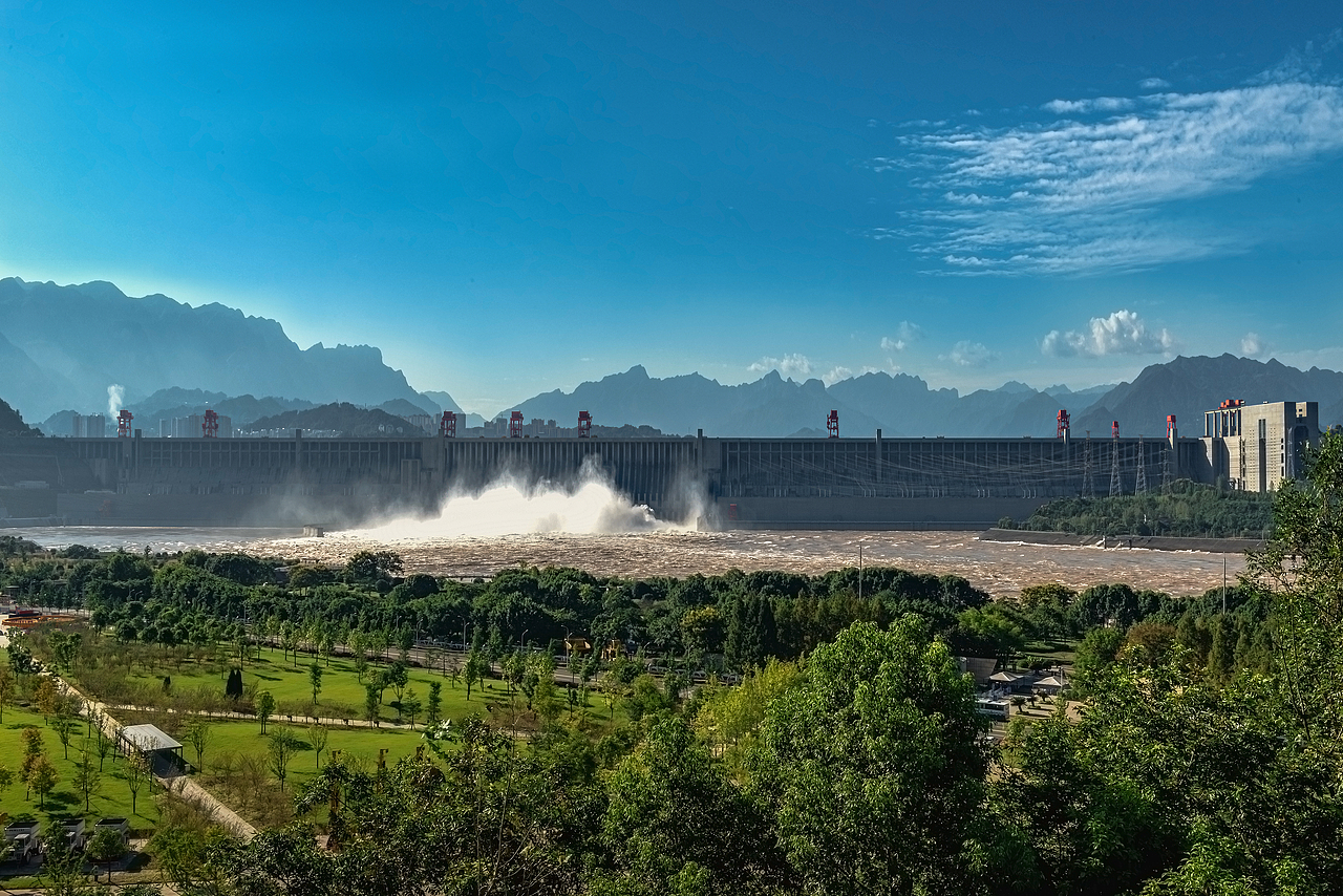 三峡大坝全景图