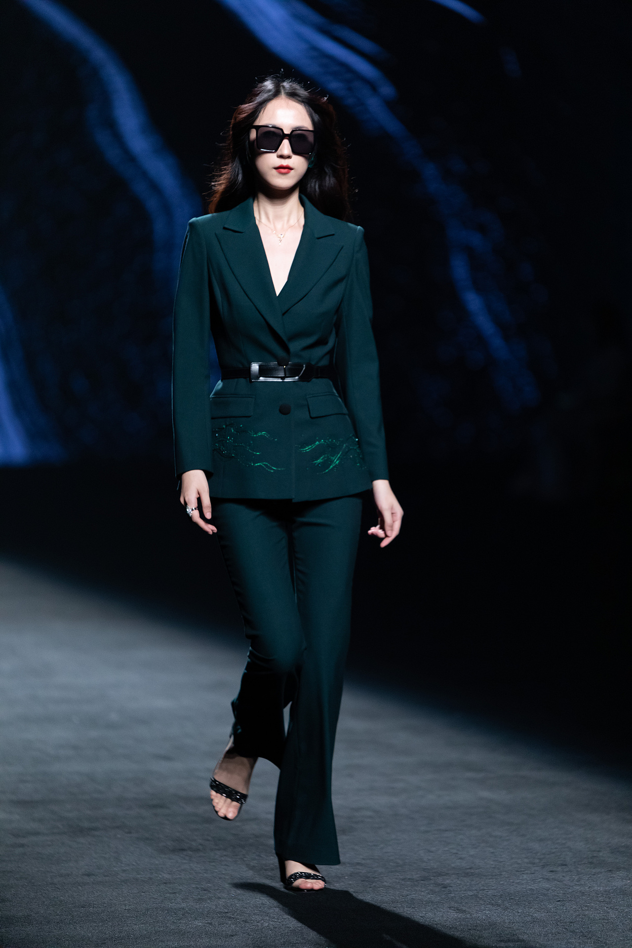 2021广东时装周：若水I NUI CHOICE 女哲.彭佩宜（图ZMjc2NjY5MDQw） - 时尚/艺术摄影 - 站酷设计师小S视觉原创素材 - 站酷ZCOOL