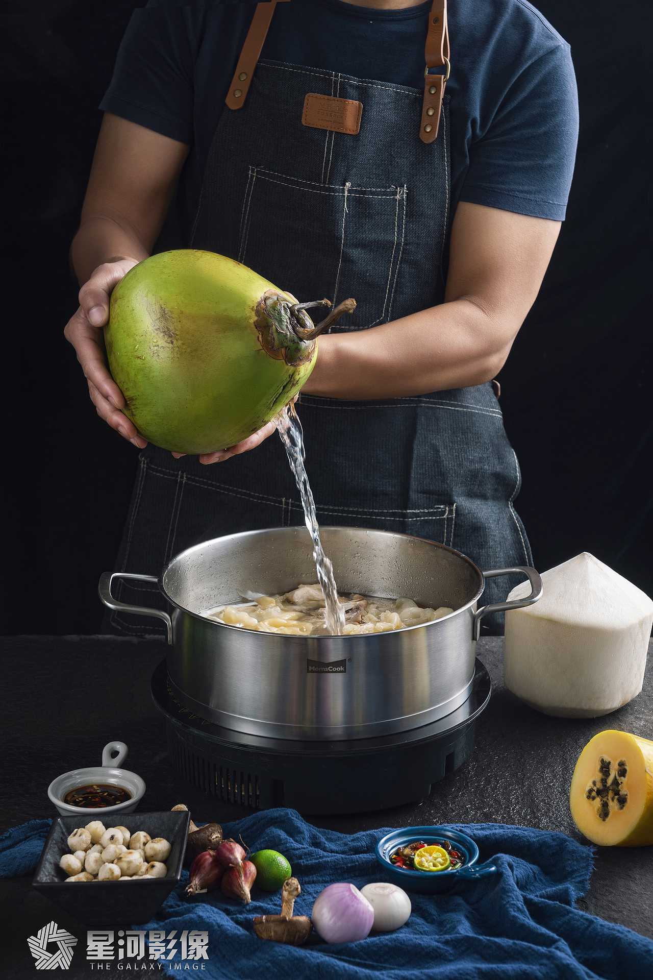 滚得栈椰子鸡（图ZMTI4MTI3MDM2） - 产品摄影 - 站酷设计师星河影像原创素材 - 站酷ZCOOL