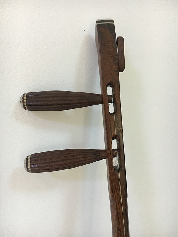 自制板胡和土琵琶