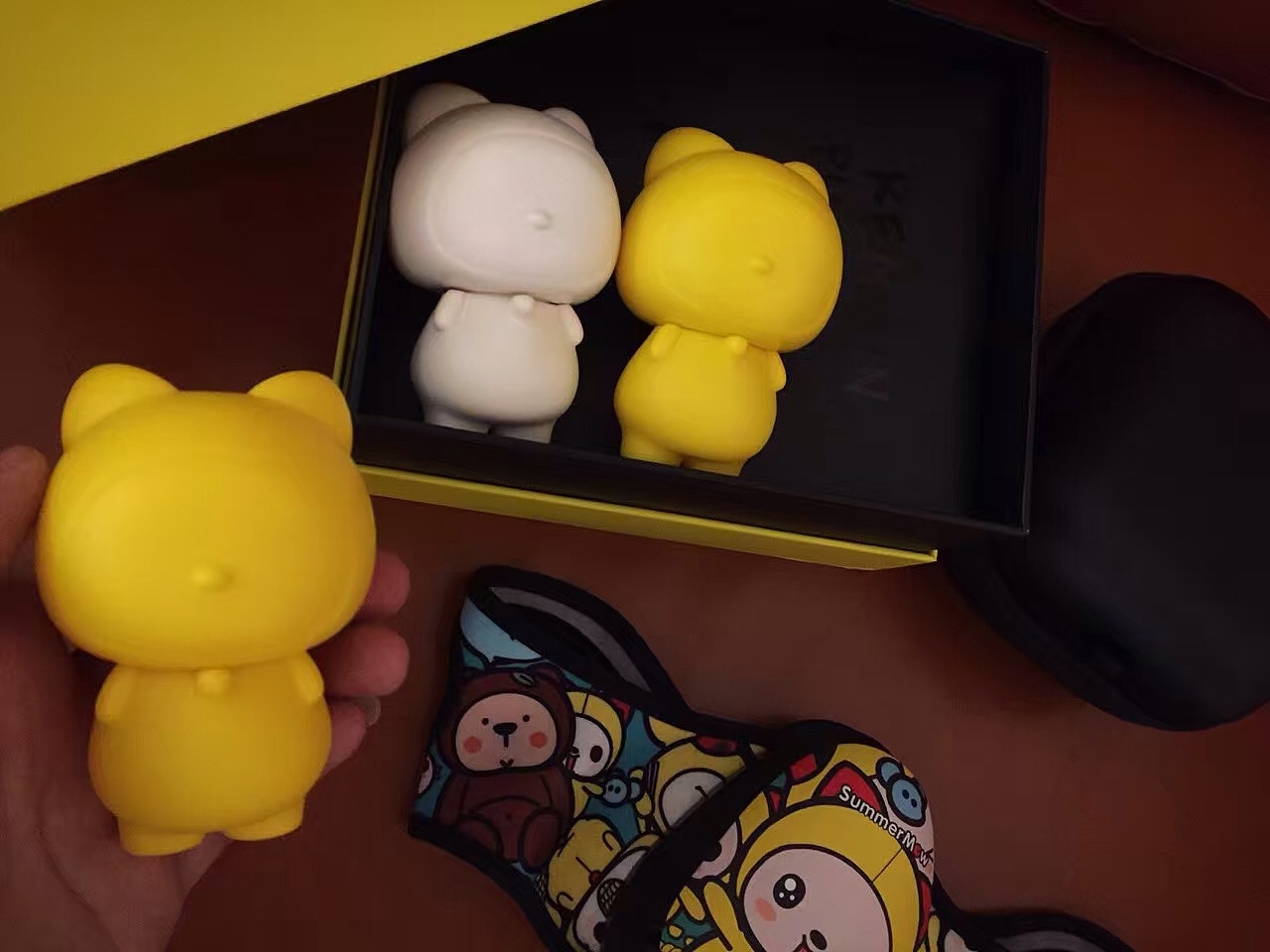 卡通形象吉祥物设计-潮流插画图案周边四方连续