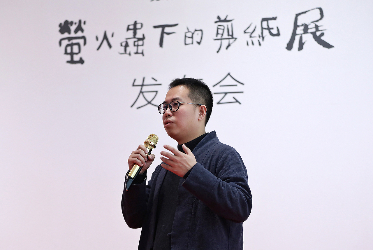 萤火虫下的剪纸展 北京站（图ZMTA0MzcyMjEy） - 其他手工艺 - 站酷设计师不是美术馆原创素材 - 站酷ZCOOL