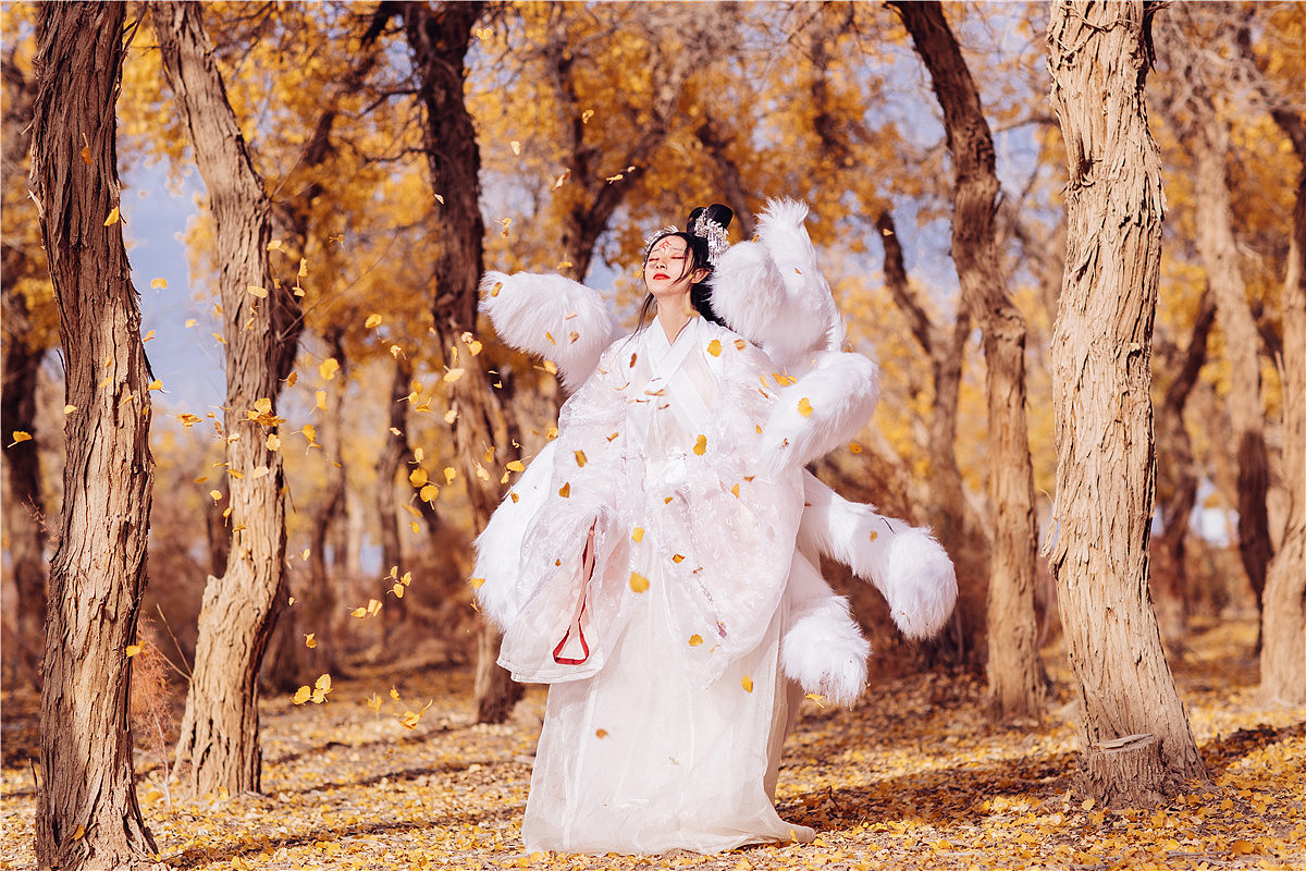 《山海经-海外东经第九》之青丘国九尾狐（图ZOTc1OTE0MTY=） - 人像摄影 - 站酷设计师爱摄影的焕焕原创素材 - 站酷ZCOOL