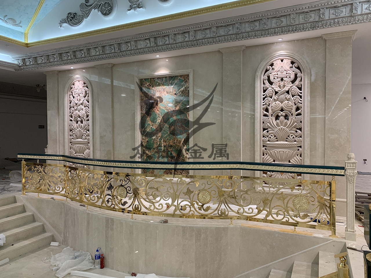 欧式铝板镂空雕刻楼梯护栏 旋转楼梯艺术风景