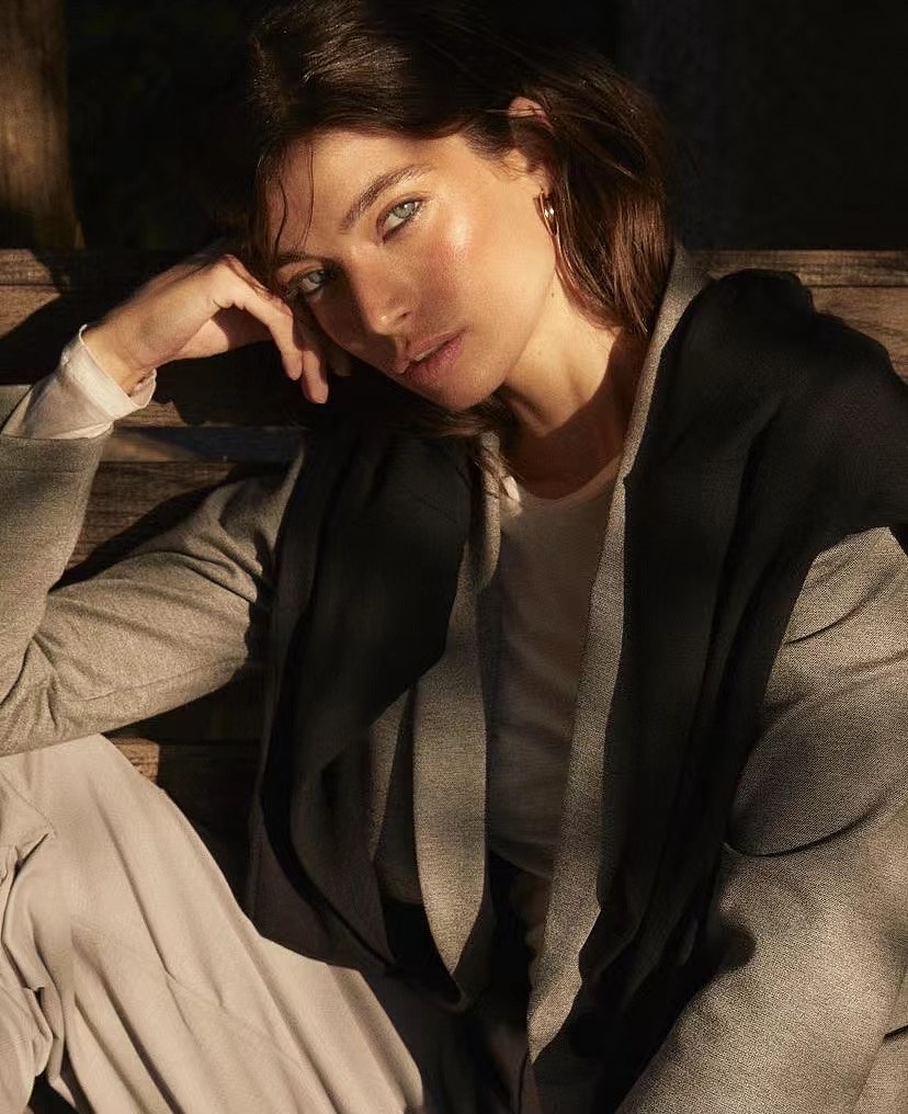 塞尔维亚女主自带热辣 自信 性感 狂野