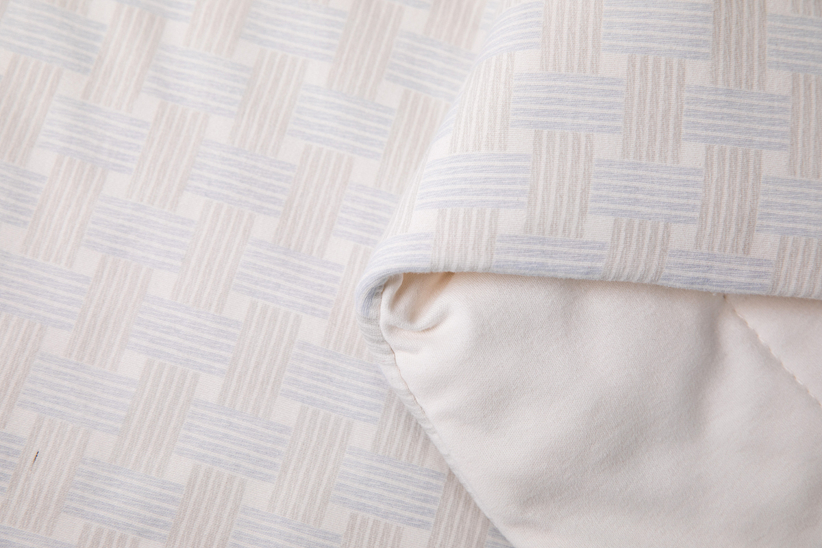 婴儿抱被静物拍摄