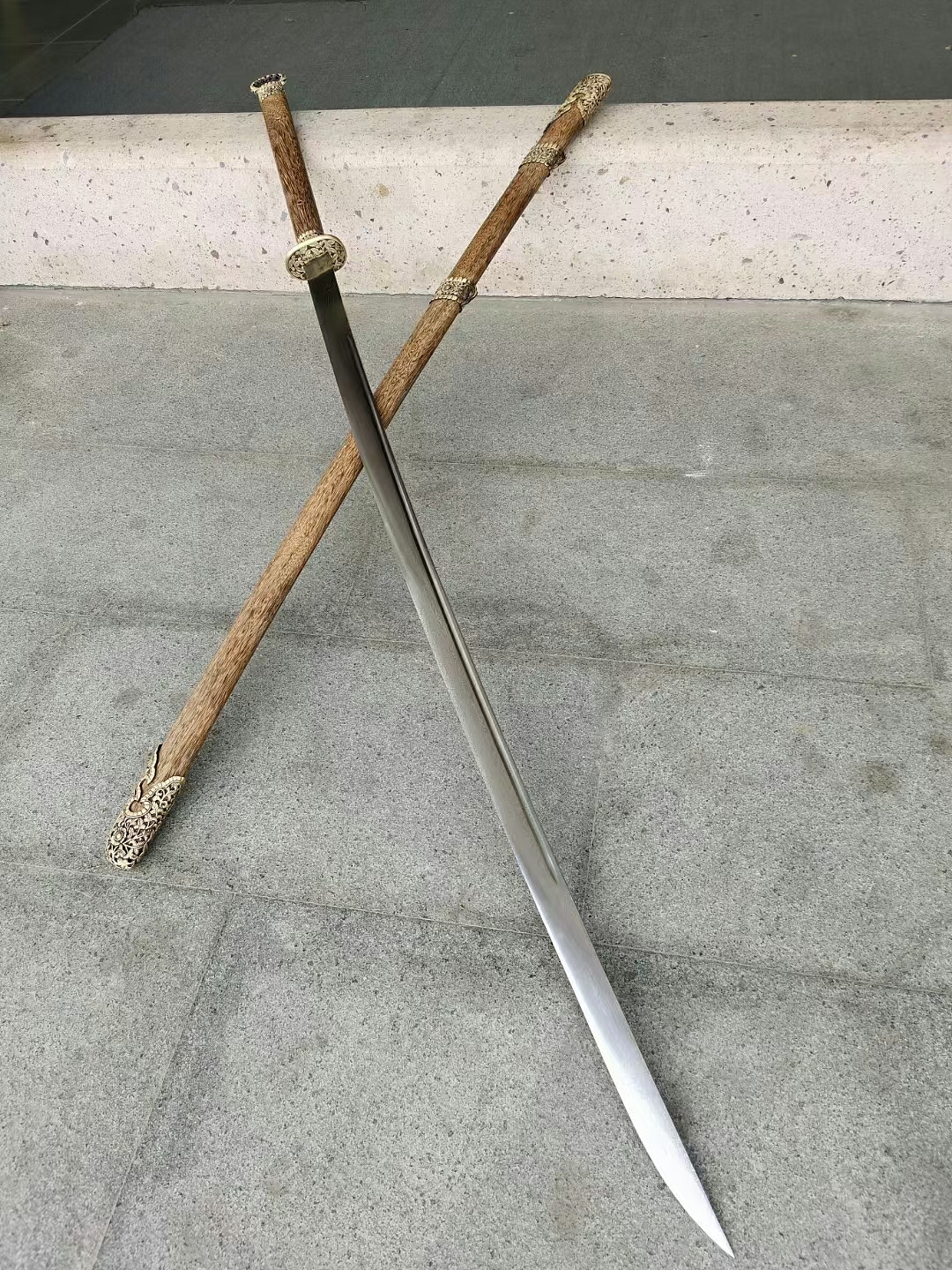 加特长全长168厘米铜装菊唐草环首苗刀