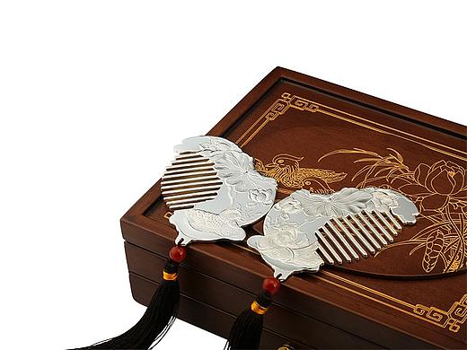 鴛鴦鏨刻銀梳（個(gè)人主頁-ZMzY5OTU3NTY=） - 生活用品 - 站酷設(shè)計(jì)師hxf萱草原創(chuàng)素材 - 站酷ZCOOL