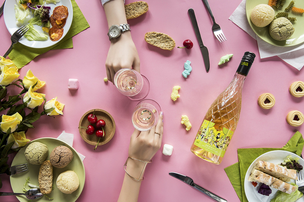 专为年轻人打造的意大利葡萄酒品牌：萄乐 Taller wine（图ZNTMxNDk5ODQ=） - 品牌 - 站酷设计师Gavin1056原创素材 - 站酷ZCOOL