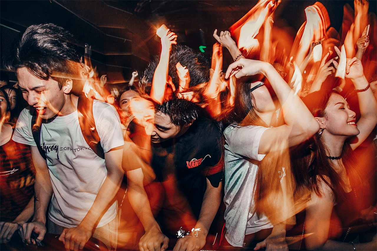 2018年 - 现场音乐LIVE演出 记录回顾（图ZMTQzMTUxMTUy） - 人像摄影 - 站酷设计师乐与饵原创素材 - 站酷ZCOOL