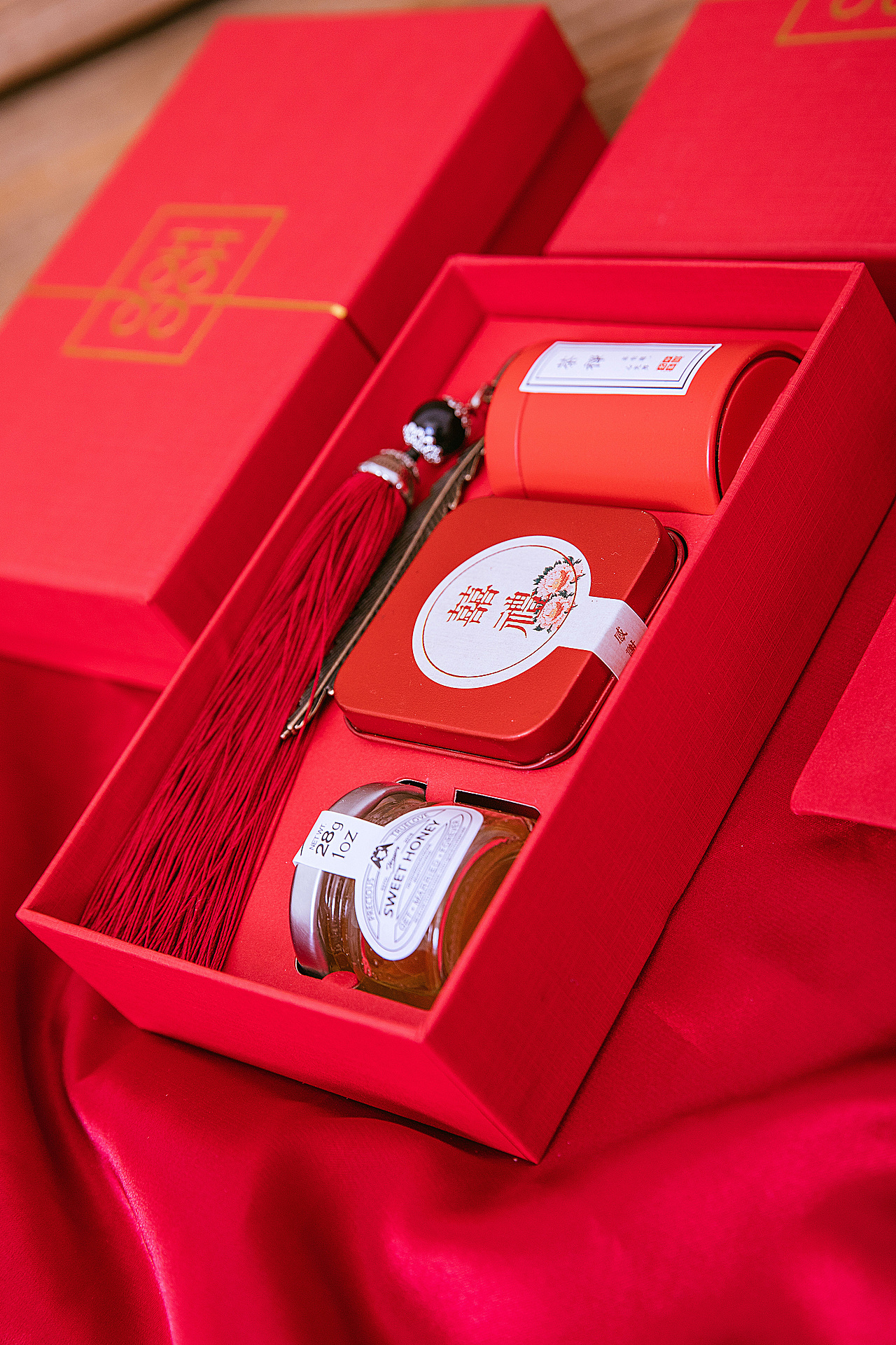 中国风伴手礼拍摄喜庆风格静物拍摄大红婚庆用品拍摄（图ZMTg5ODEwNDgw） - 产品摄影 - 站酷设计师101摄影原创素材 - 站酷ZCOOL