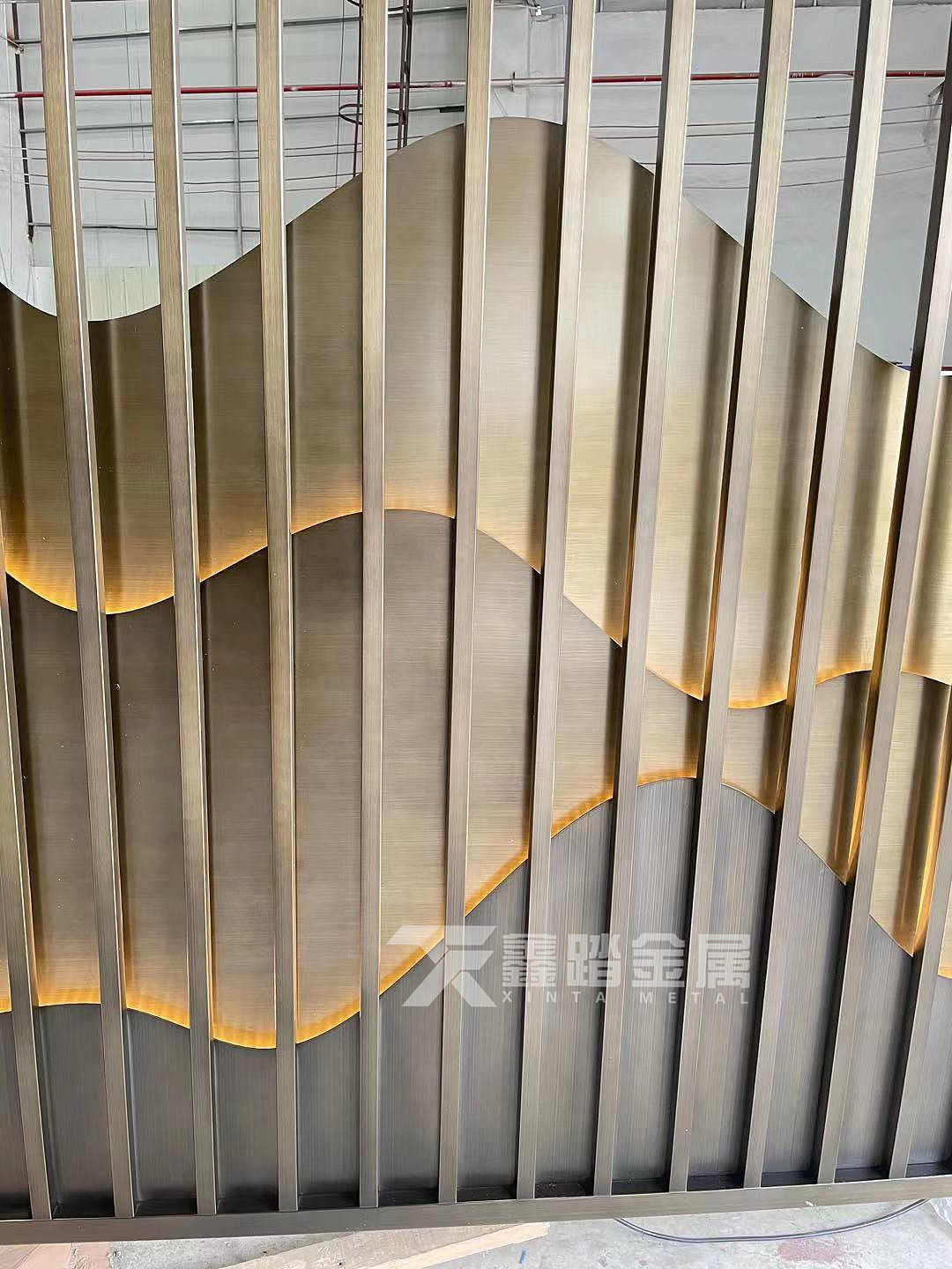 户外景墙发光山峦造型不锈钢格栅 中式不锈钢山形屏风