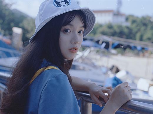 「 港 島 日 記 」